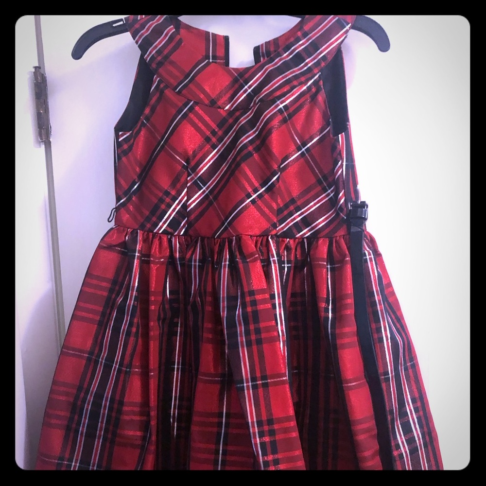 Girls dress sz7 with belt